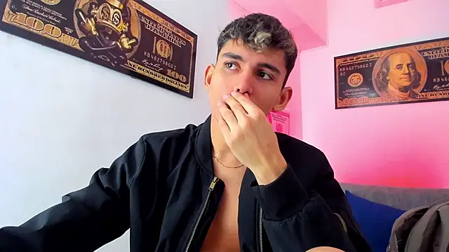 Snapshot of EstebanPerez_ chatting on December 28, 12:14 pm EstebanPerez online show from December 28, 12:14 pm