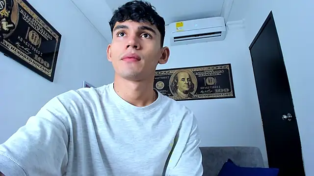 Snapshot of EstebanPerez_ chatting on January 15, 12:04 pm EstebanPerez online show from January 15, 12:04 pm