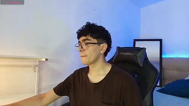  nickconnor01 online show from November 12, 4:29 am