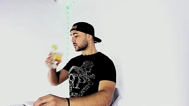 Sebas-hott online show from September 14, 10:45 pm