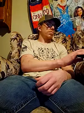 Snapshot of REDHAMMER_ chatting on March 5, 12:16 am REDHAMMER  online show from March 5, 12:16 am