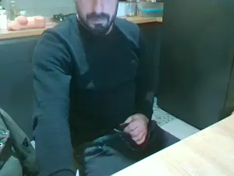 Snapshot of giorgakaci69 chatting on December 22, 5:32 pm giorgakaci69 online show from December 22, 5:32 pm