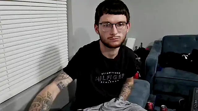 hungkubenski online show from November 29, 4:14 am