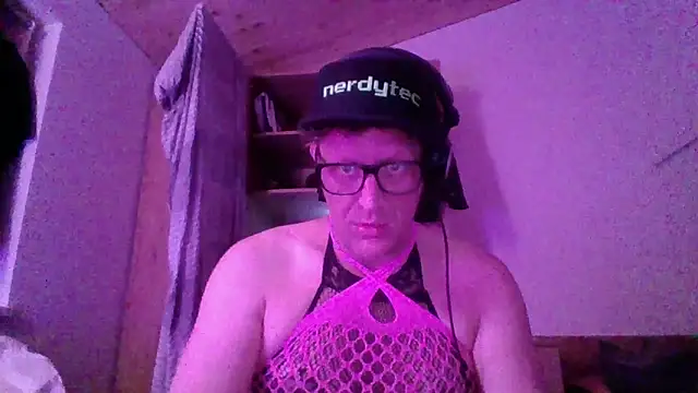 Snapshot of Bigthroaterboy chatting on October 21, 11:40 pm Bigthroaterboy online show from October 21, 11:40 pm