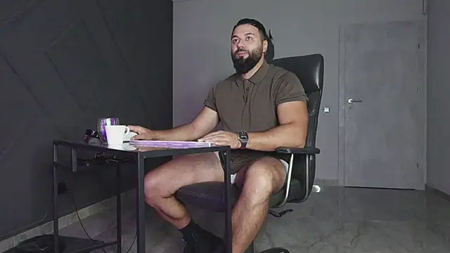 mattmasterss online show from October 22, 8:23 pm