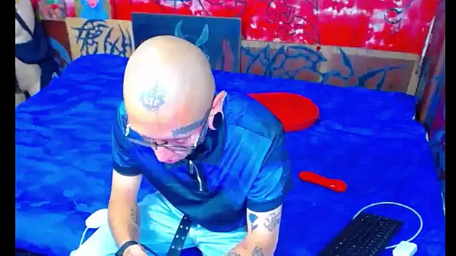 deivid estrada online show from September 12, 4:18 pm