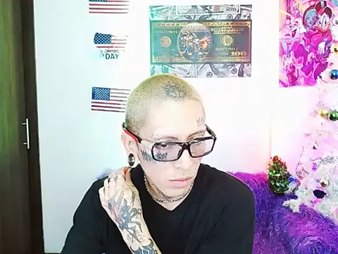 deivid estrada online show from December 23, 3:12 pm