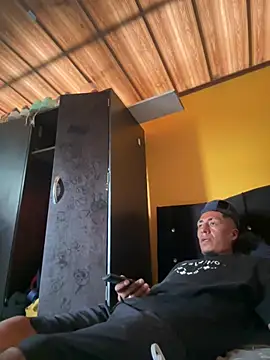 zpmiguel online show from April 12, 9:49 pm