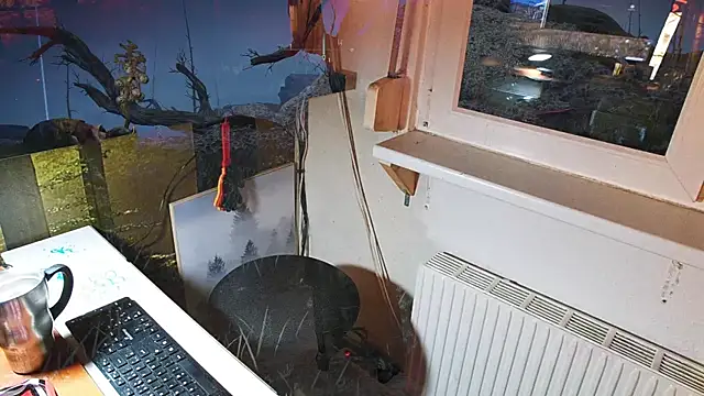 Snapshot of BongChannel chatting on December 20, 9:17 pm BongChannel online show from December 20, 9:17 pm