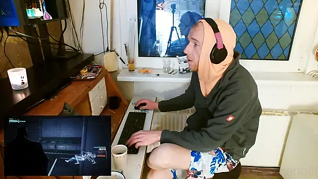 Snapshot of BongChannel chatting on December 5, 3:50 pm BongChannel online show from December 5, 3:50 pm