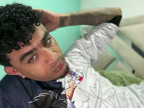 dominic brandd23 online show from September 15, 11:39 pm