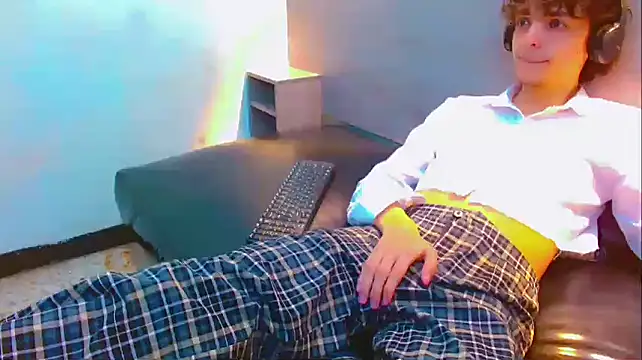 Sr BonnyEthan online show from January 13, 2:21 pm