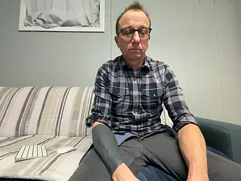 mouser21212 online show from January 10, 7:57 am