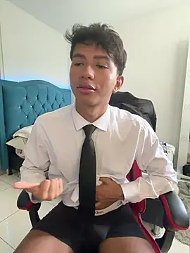 Leonarrrd 01 online show from March 1, 9:14 pm