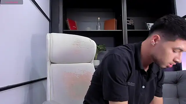 EdwardRoss  online show from February 17, 8:47 pm