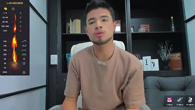 EdwardRoss  online show from December 2, 8:20 pm