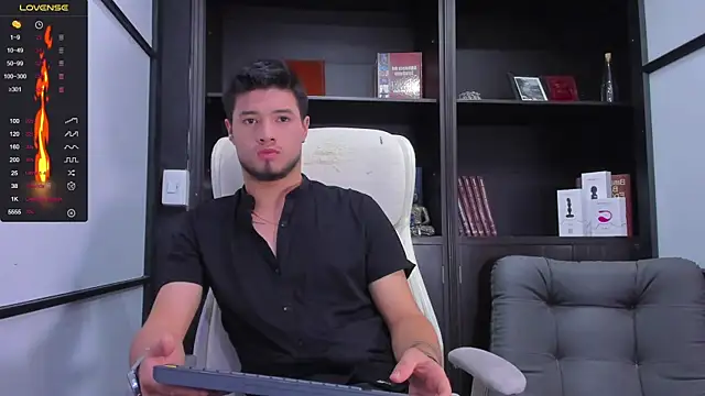 EdwardRoss  online show from February 7, 7:38 pm