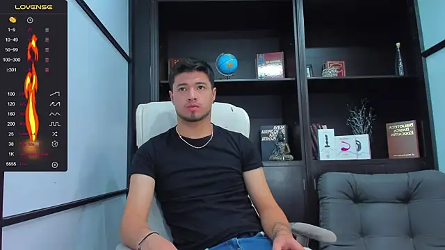 EdwardRoss  online show from December 4, 8:07 pm