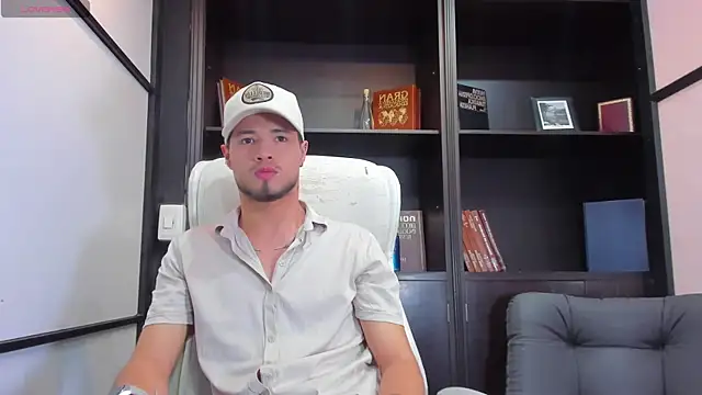 EdwardRoss  online show from March 3, 7:01 pm