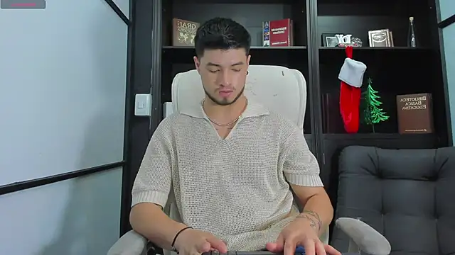 EdwardRoss  online show from December 26, 8:21 pm