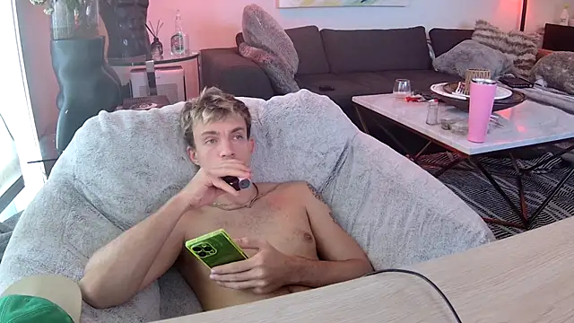 Snapshot of mistermouthy chatting on October 27, 7:05 pm mistermouthy online show from October 27, 7:05 pm