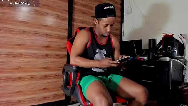 AlejoKhalifa  online show from September 21, 9:53 am