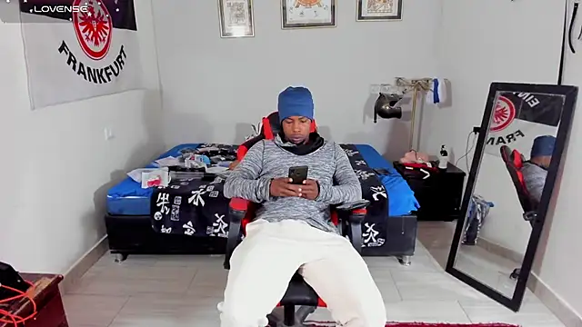 AlejoKhalifa  online show from November 25, 10:17 am