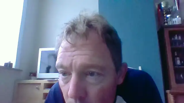 Snapshot of bertolini chatting on October 5, 6:39 am bertolini online show from October 5, 6:39 am