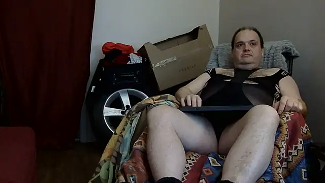 caressonnous online show from December 1, 8:34 pm