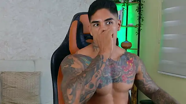 AdanReilly online show from February 7, 9:48 pm