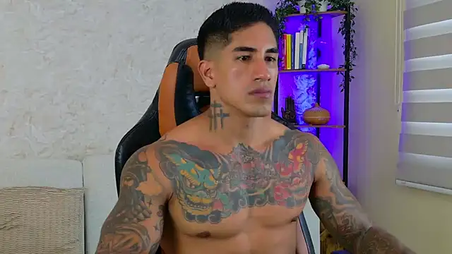 AdanReilly online show from February 15, 10:43 pm