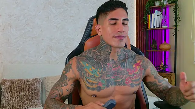 AdanReilly online show from November 12, 12:11 pm