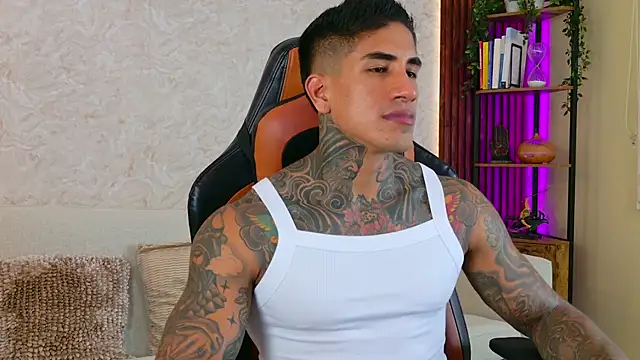 AdanReilly online show from November 8, 9:29 pm