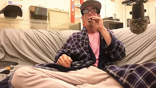 joeiandola online show from April 11, 6:44 pm