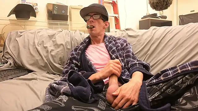 joeiandola online show from April 12, 6:53 pm