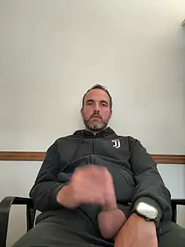 leon3875 online show from February 26, 3:35 pm