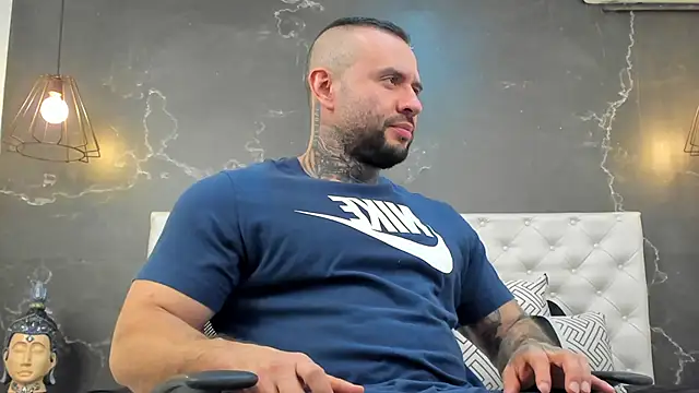 BruceDallas online show from January 3, 11:33 pm