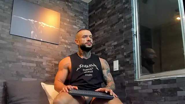 BruceDallas online show from September 25, 1:48 am