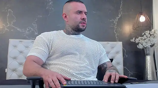 BruceDallas online show from February 7, 1:36 am