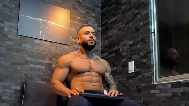 BruceDallas online show from October 3, 1:21 am