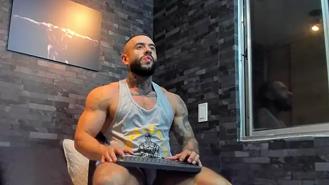 BruceDallas online show from October 6, 11:31 pm