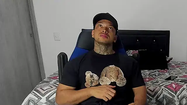 Stiven collins online show from February 1, 7:47 am