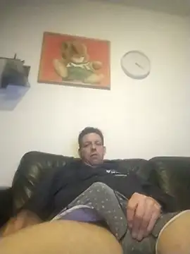 Knuffelstaaf123 online show from January 31, 10:31 pm