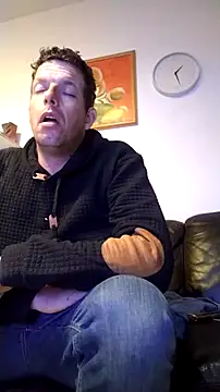 Knuffelstaaf123 online show from September 25, 11:24 pm