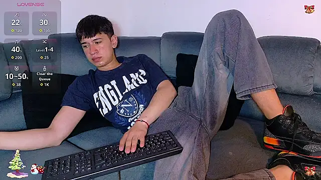 Mr daren  online show from December 4, 7:21 pm