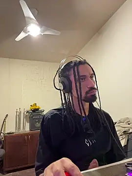 Snapshot of hotcamboy420 chatting on September 11, 6:01 am hotcamboy420 online show from September 11, 6:01 am