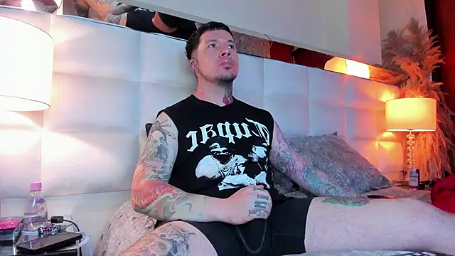 Adam tatto online show from November 4, 5:30 am