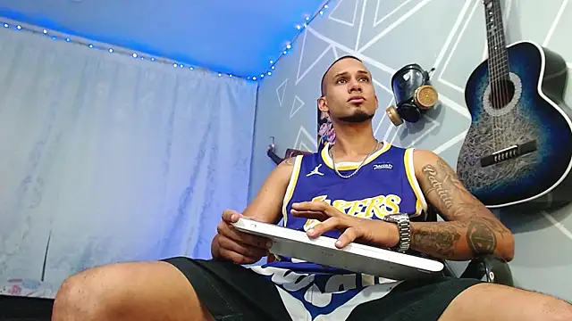 MagnusFrost online show from March 5, 10:23 pm