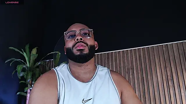 Snapshot of DilanJonnes_ chatting on December 31, 8:56 pm DilanJonnes online show from December 31, 8:56 pm