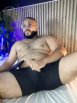 Snapshot of DilanJonnes_ chatting on February 1, 8:37 pm DilanJonnes online show from February 1, 8:37 pm